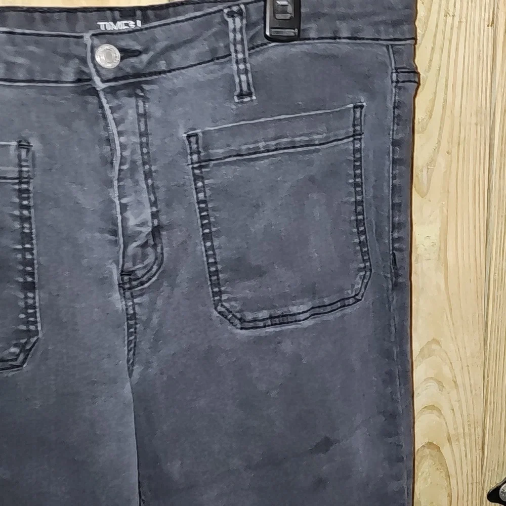 Woman's Time & Tru High Rise Bell Bottoms Black Jeans Pants Trousers Size 16 - Picture 4 of 8